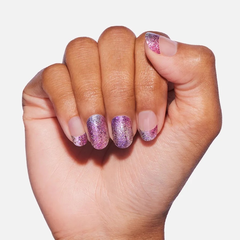 B2G1 LOVERS DAYDREAM Color Street Nail Strips
